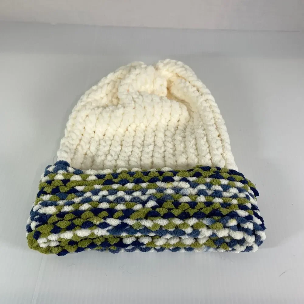 NWT Handmade Chunky Knitted Multicolor Textured Kid/Teen Slouchy Beanie
